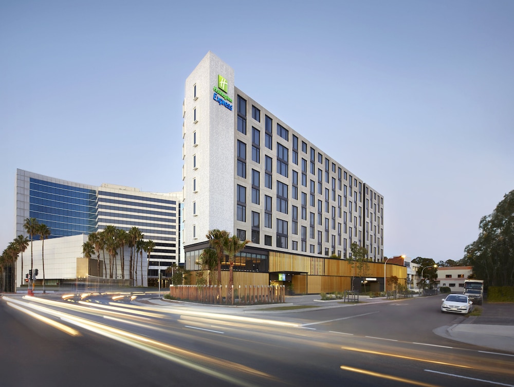 Holiday Inn Express Sydney Airport 1/59
