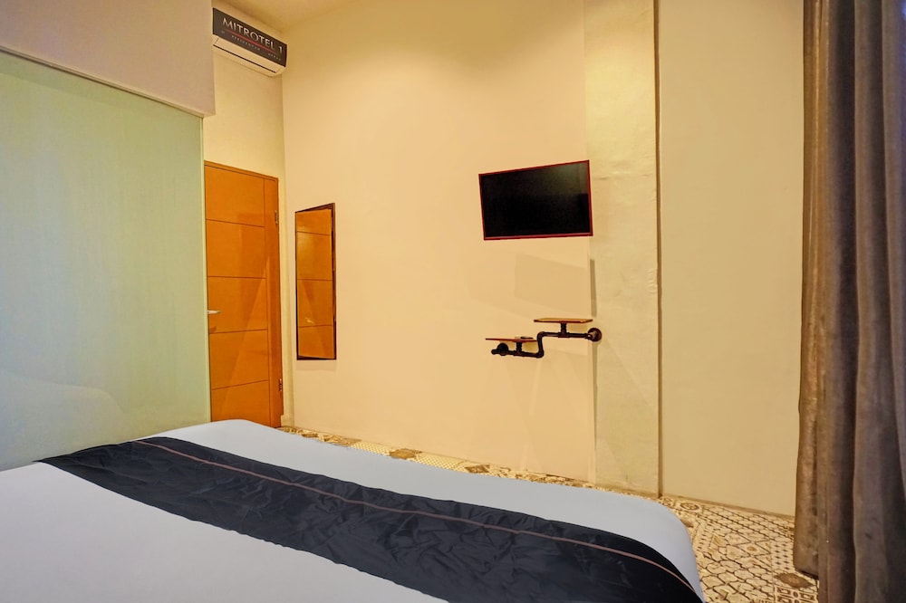 Hotel O near Ringroad City Walk XXI formerly Mitrotel Medan 29/39