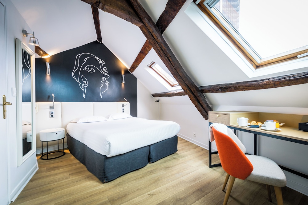 ROOM, QUADRUPLE