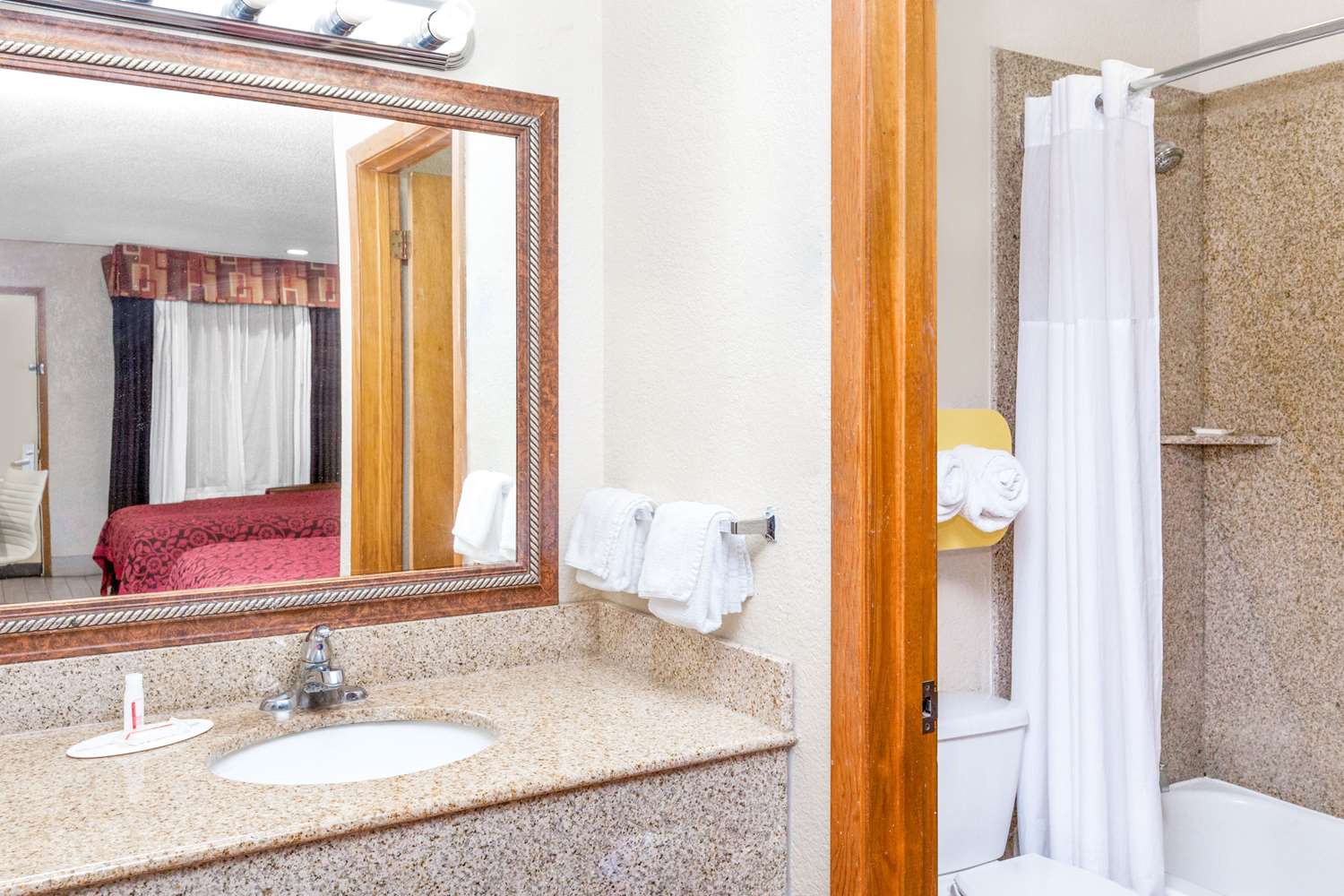Days Inn by Wyndham Arcadia Louisiana 5/10