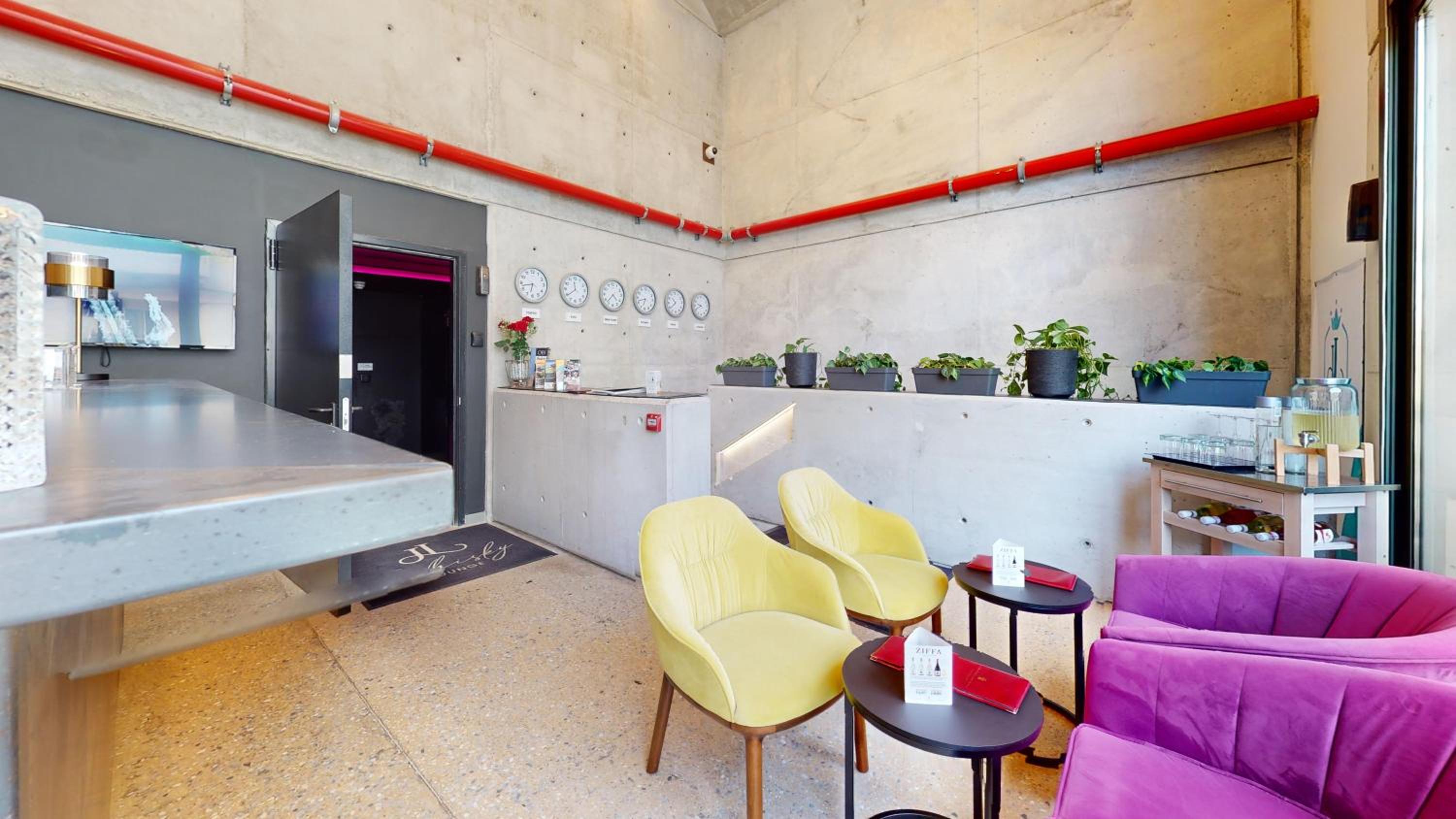 JL Hotel 20/38