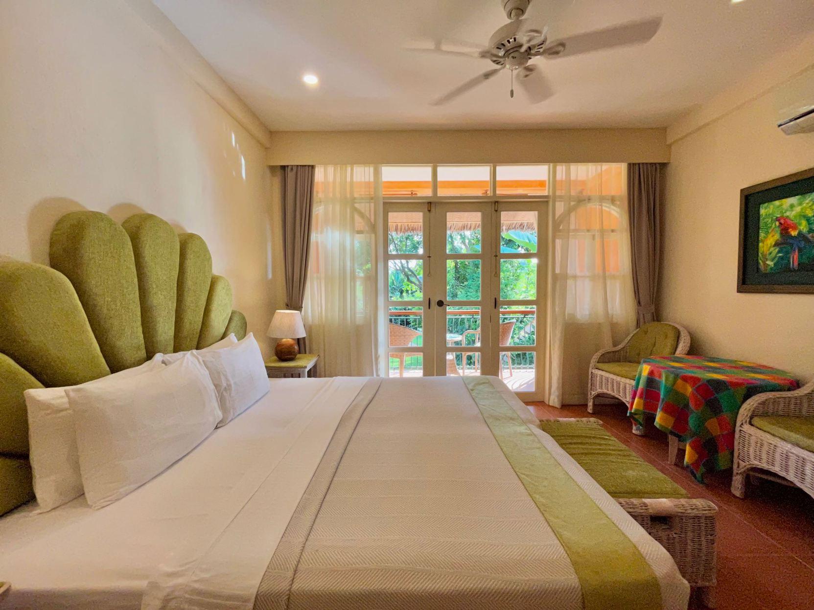 Deluxe, House, Queen and Twin Beds, Garden View