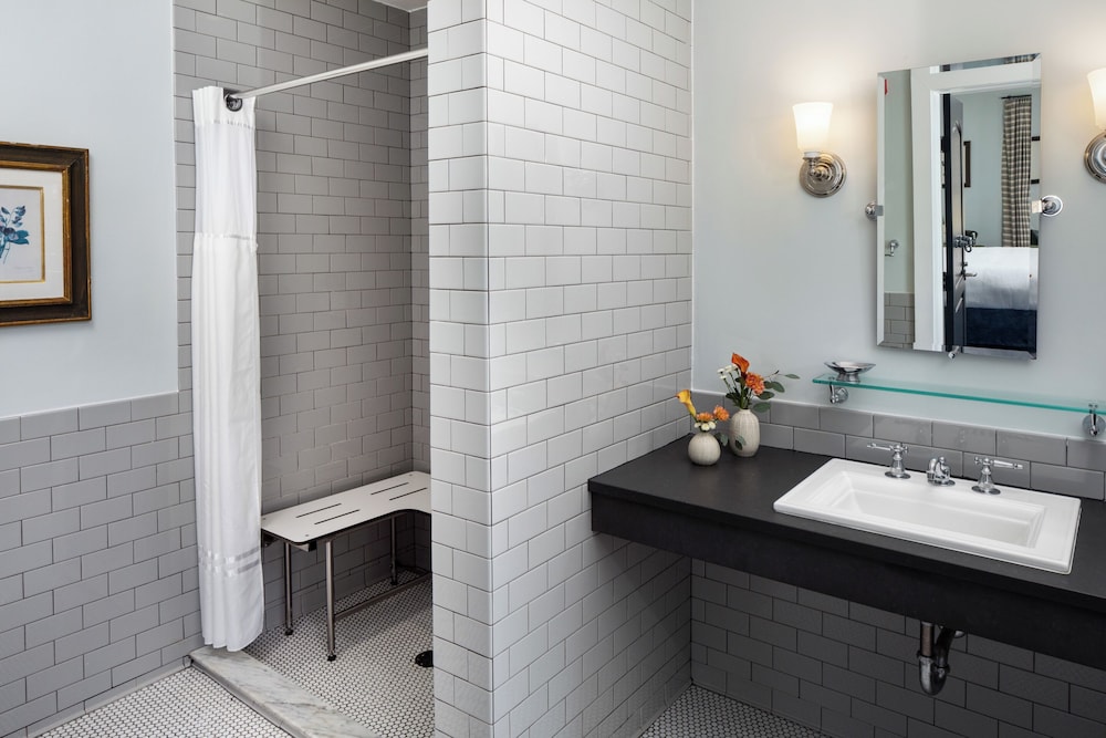 Colgate Inn 49/50