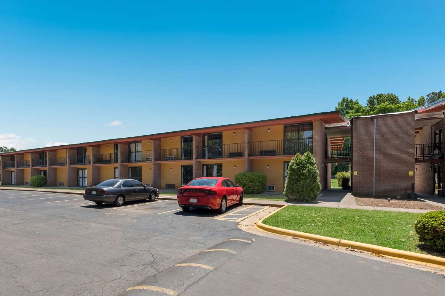 Econo Lodge High Point - Archdale 28/32