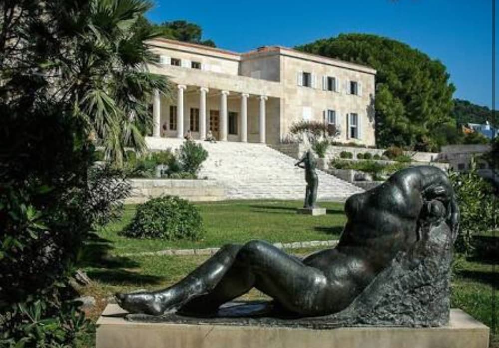 Luxury Villa Minerva Gardens 70/80