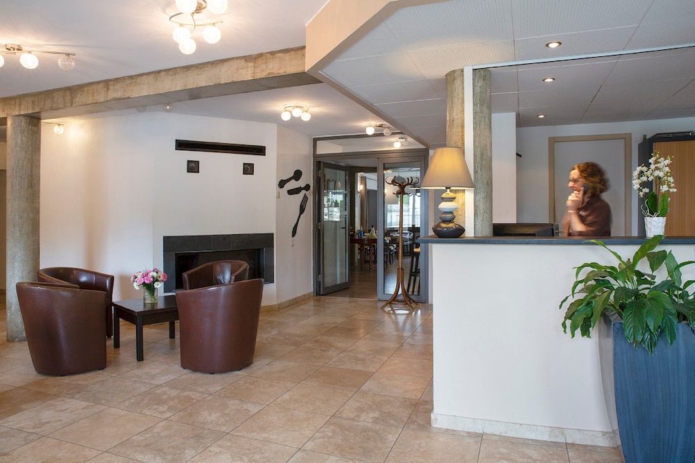 Hotel The Originals Super-Besse Est Auberge de la Petite Ferme 3/31