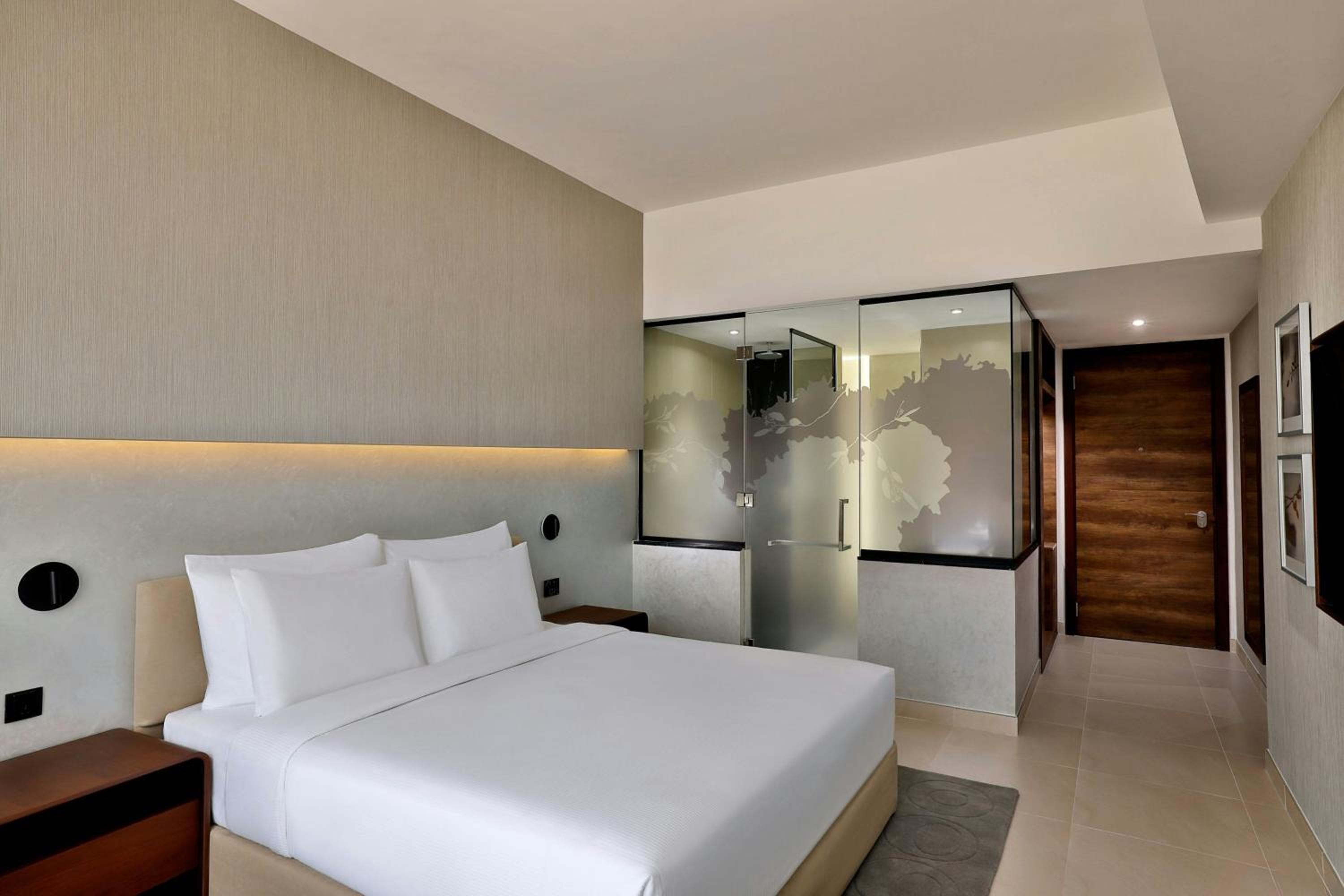 Deluxe, Family, Twin Beds, King Bed, Skyline View