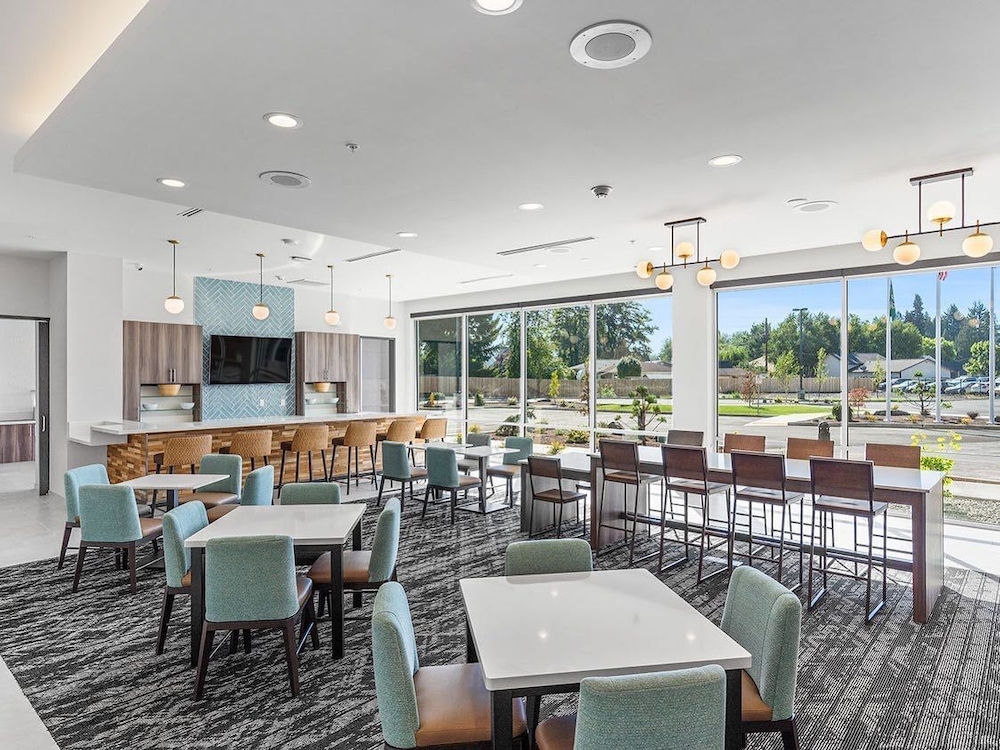 La Quinta Inn and Suites by Wyndham Centralia 34/50