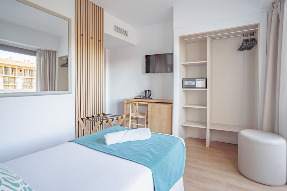 STANDARD, SINGLE, BALCONY