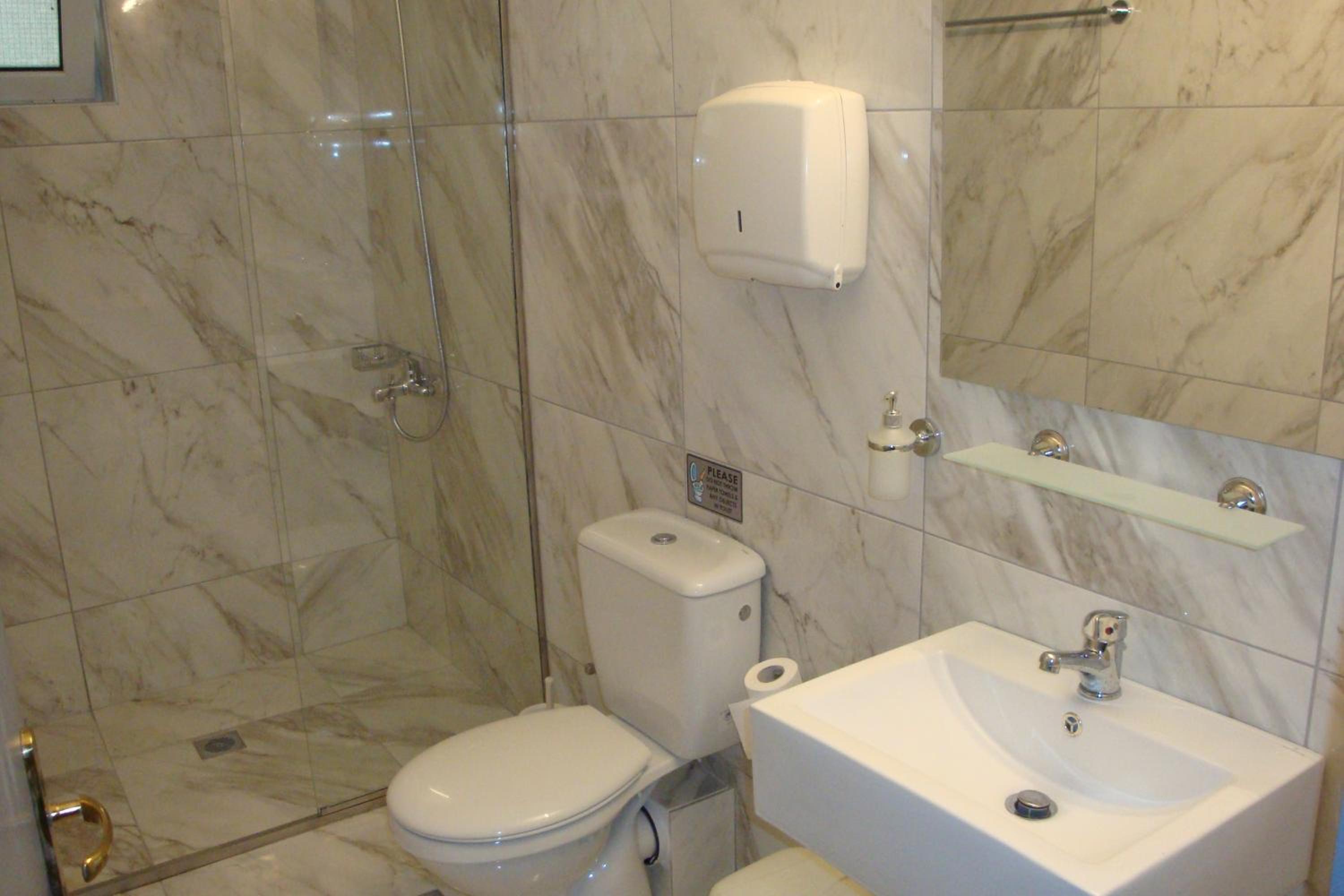 Karis Hotel 46/50
