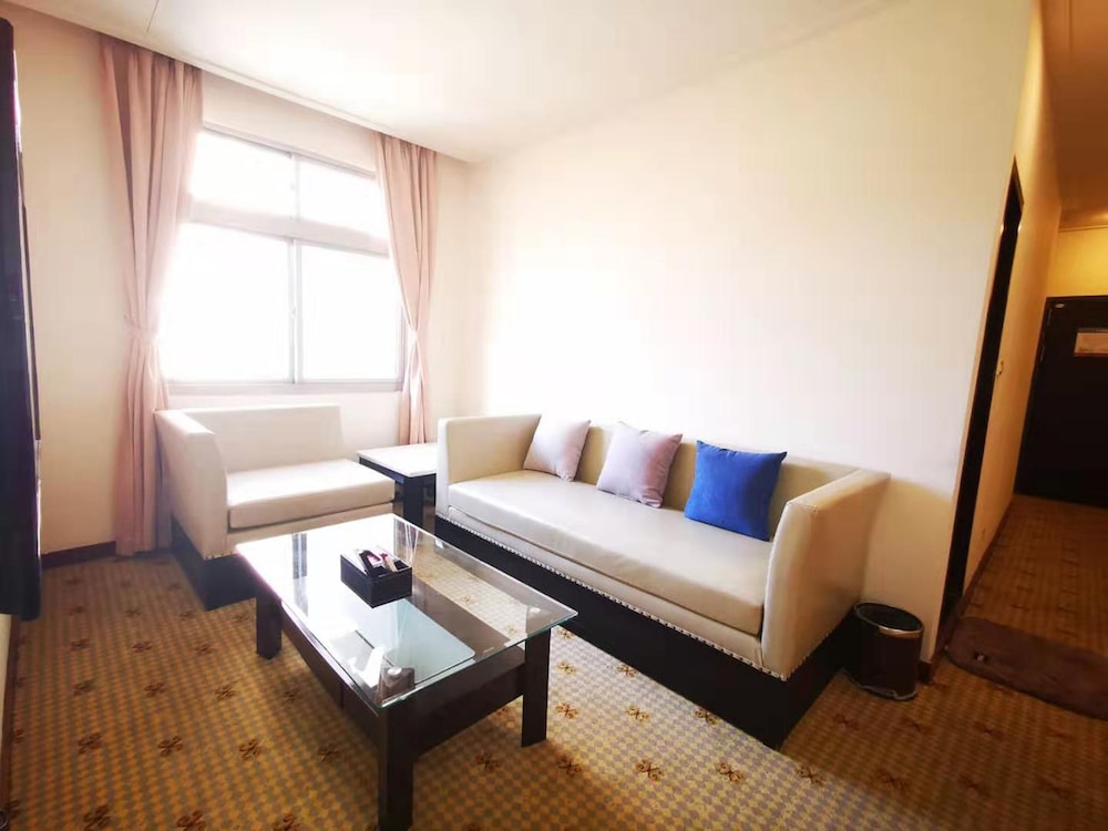 Chang Hong Villa Hotel 53/69