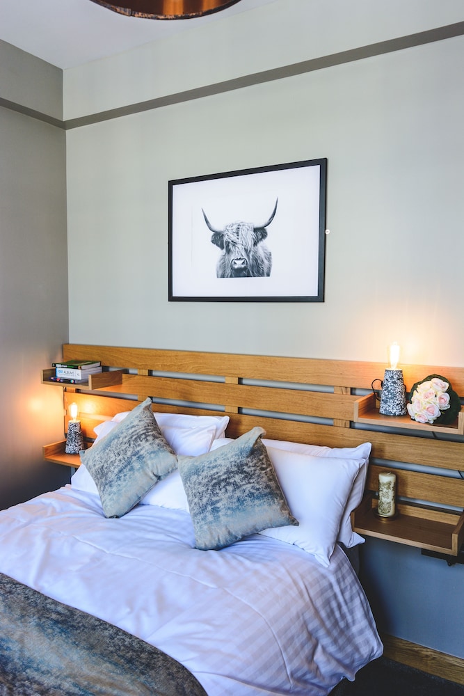 Mono Suites 7/30