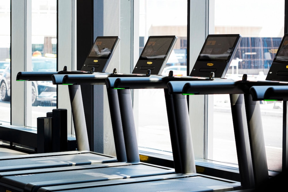 Clarion Hotel Helsinki Airport 40/65