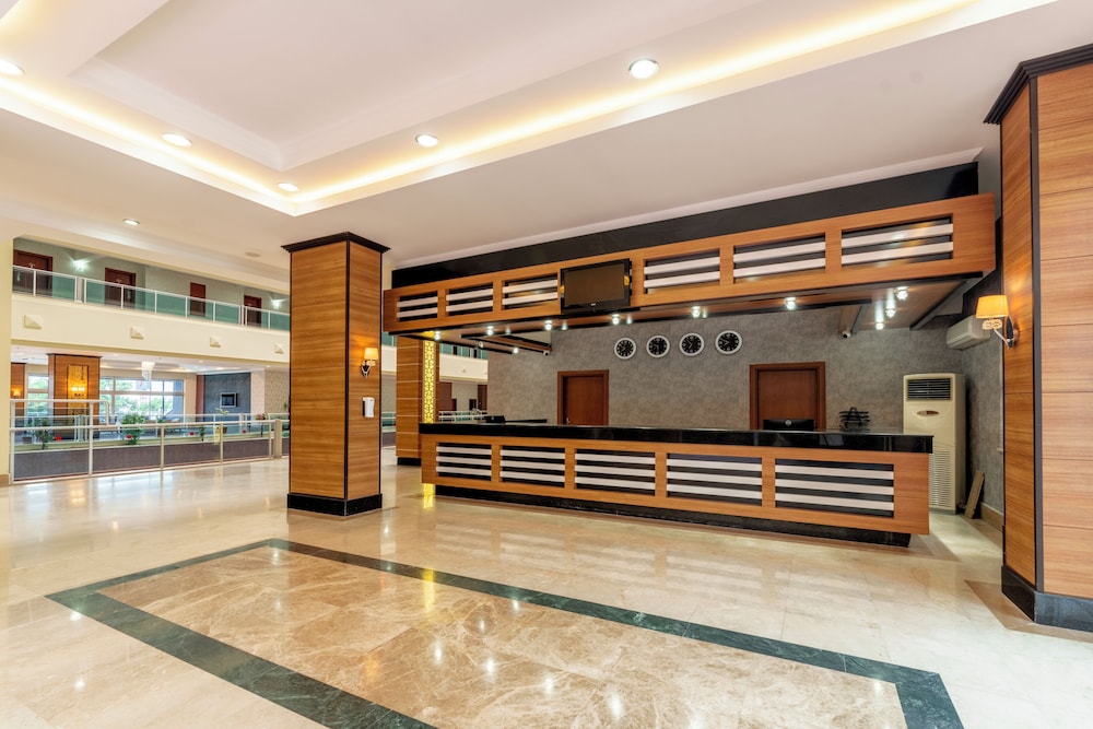 Casa Fora Beach Resort 20/67