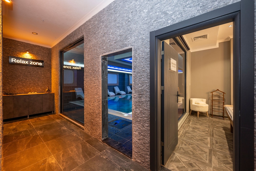 The Nirvanas Hotel 18/29