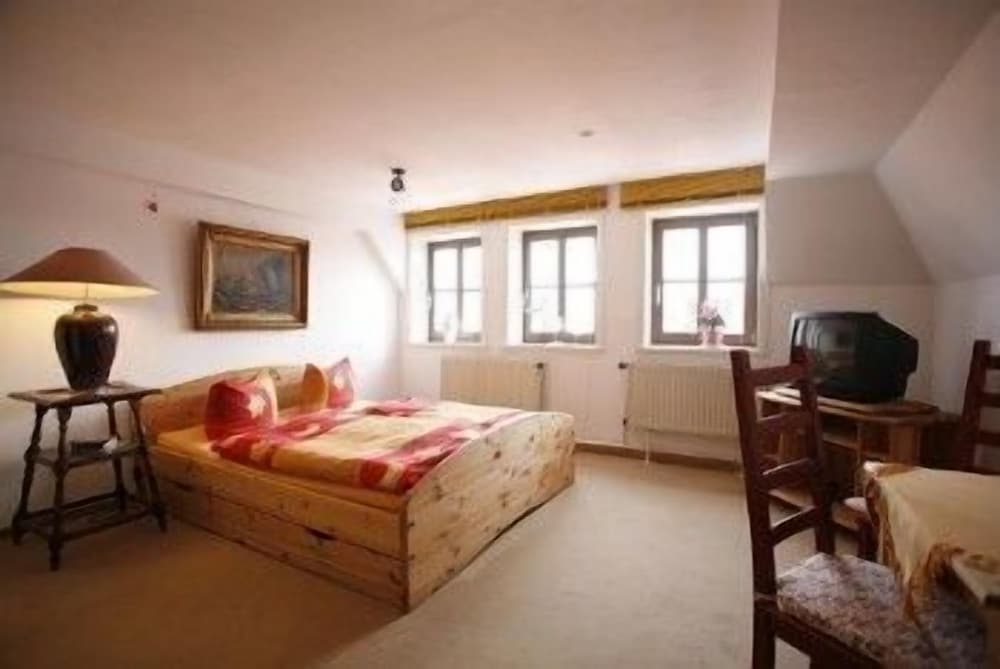 Hotel Zur Goldenen Sonne 5/24