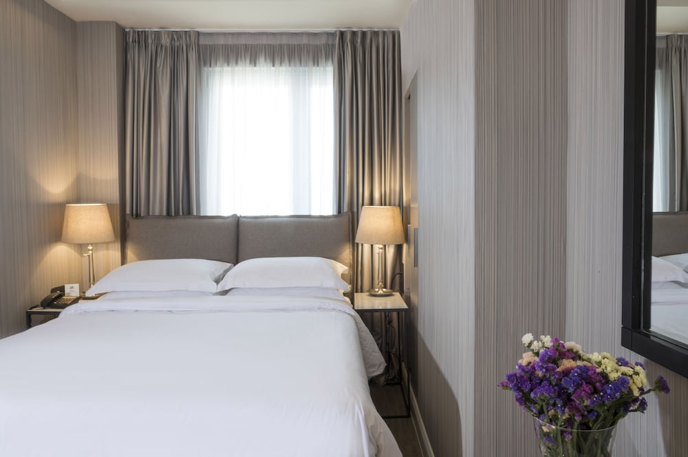 Astor Hotel 16/69