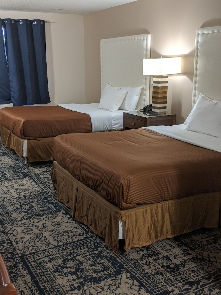 The Universal Inn And Suites 34/67