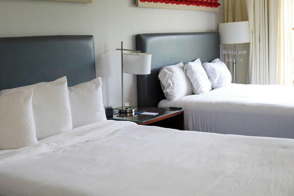 Illini Inn & Suites 16/26