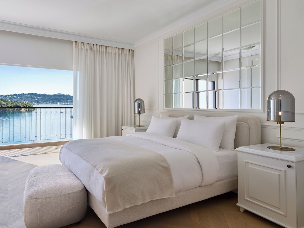 DELUXE, SUITE, SEA VIEW
