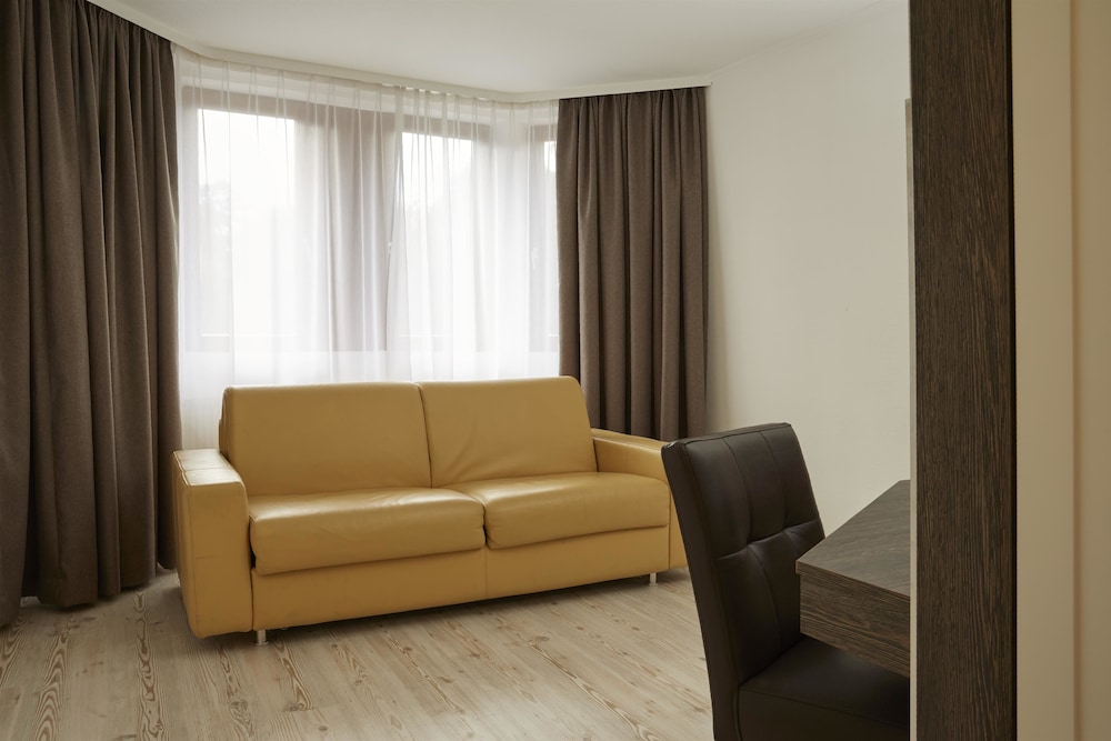 H Hotel Nuremberg Ex Ramada Landhotel 36/59
