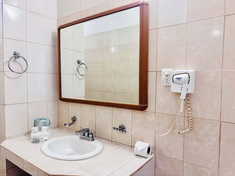 Hotel Tropicana Vallarta 45/50