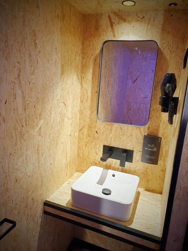 MB Hostels Premium Eco Adult Only 30/38