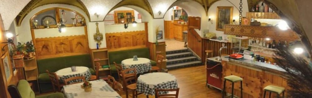 Gufo Hotel Sat Arr Dep Only 40/47