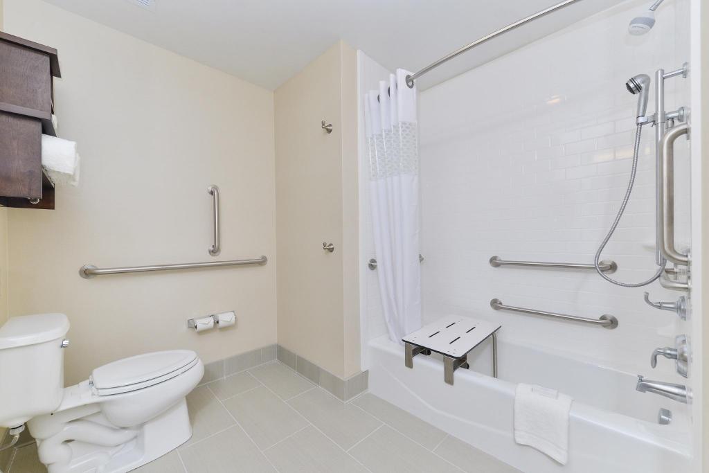 STUDIO, KING BED, RIVER VIEW, BALCONY, ACCESSIBLE