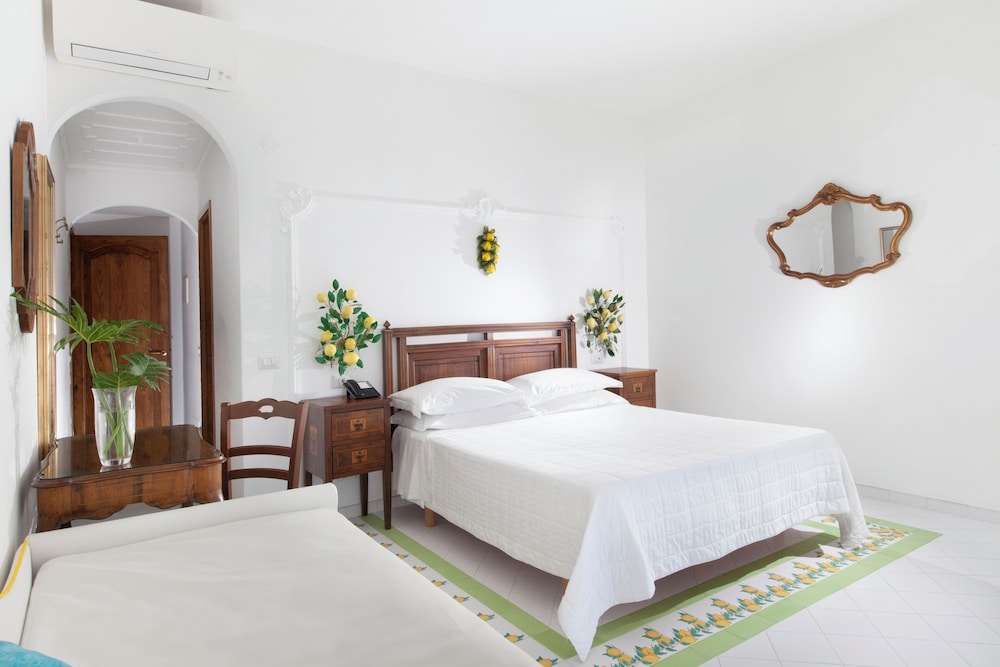 Hotel Smeraldo 26/70