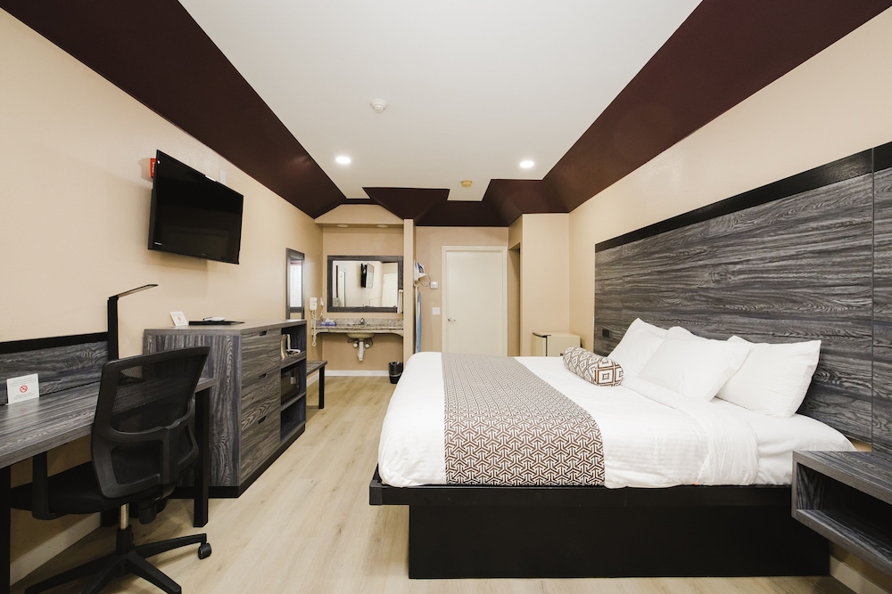 Sapphire Inn Suites 31/58