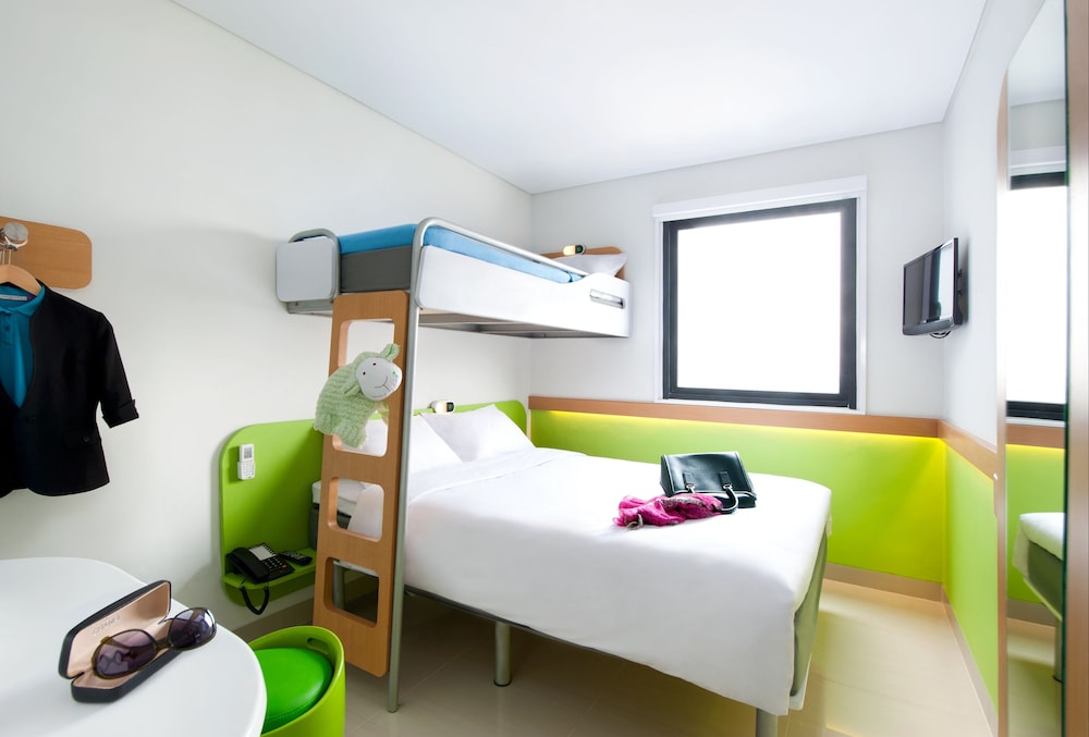 Mercure Jakarta Grogol 22/56