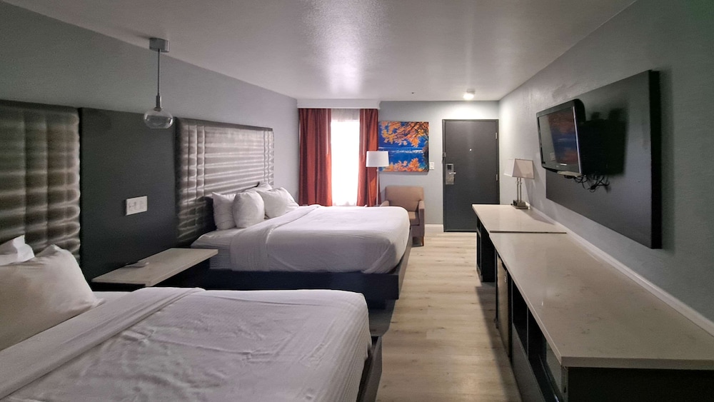 Clarion Pointe El Cajon San Diego East 8/18