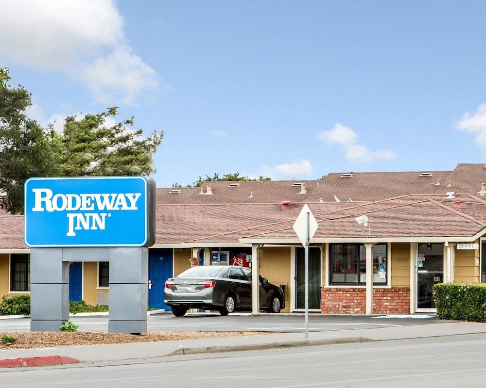 蒙特利罗德威酒店(Rodeway Inn Monterey Near Fairgrounds) 图片1