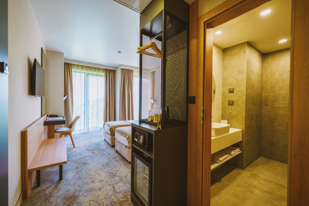 B1 Downtown Hotel 53/54