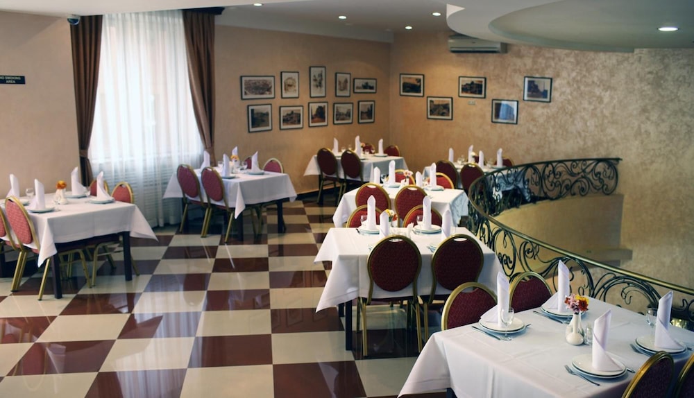 Aviatrans Hotel 47/55