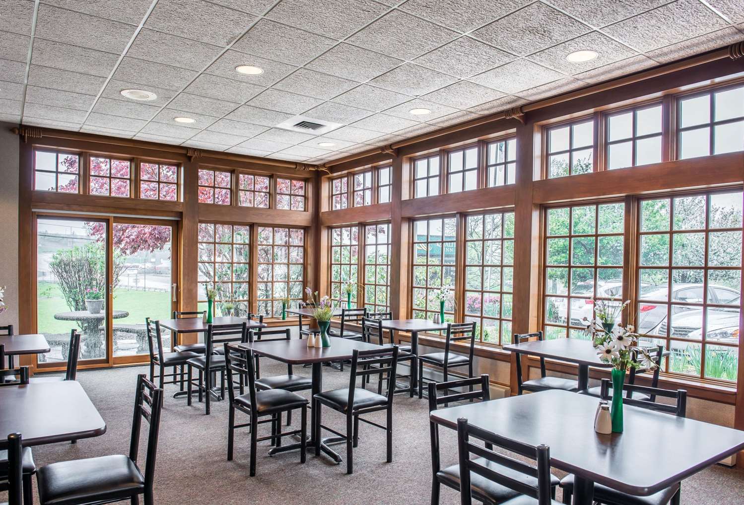 restaurant cafeteria