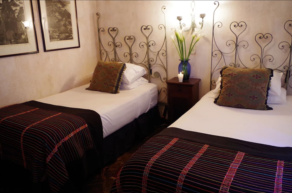 GARDEN, TWIN BEDS, PATIO