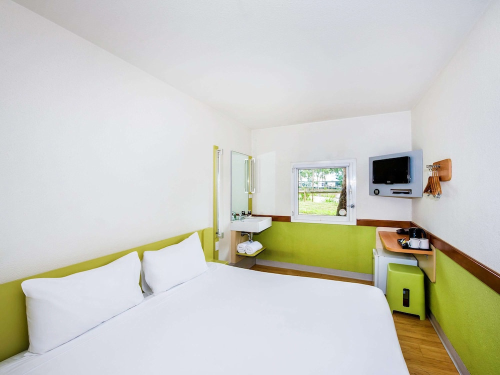 STANDARD, KING BED