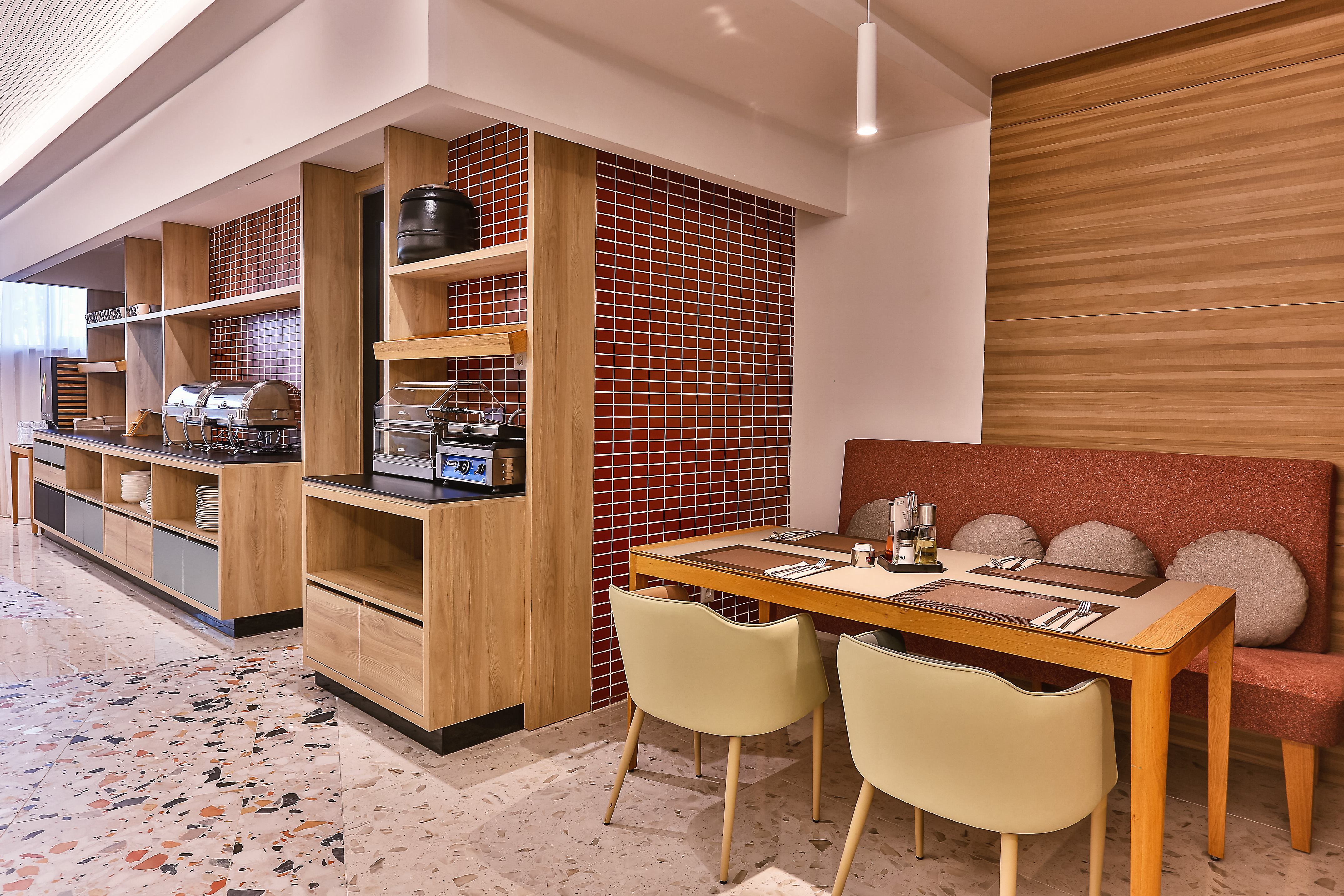 Carine Hotel Centar 43/50