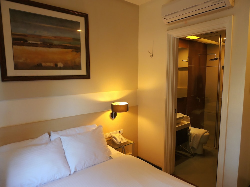 Ciudad Fernandina Hotel 9/69