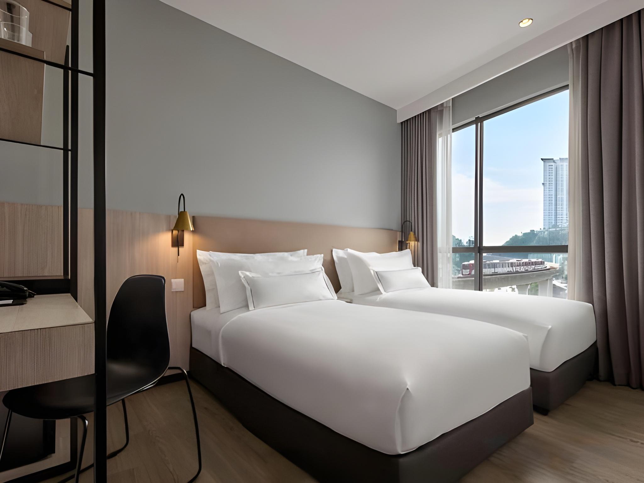 Prime, Deluxe, Twin Beds
