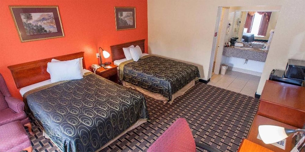 Travelodge by Wyndham Jackson North 15/26