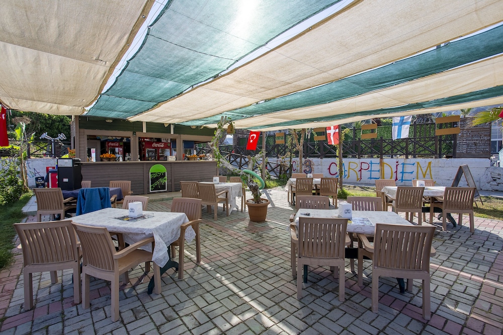 Aslan Corner Hotel 52/61