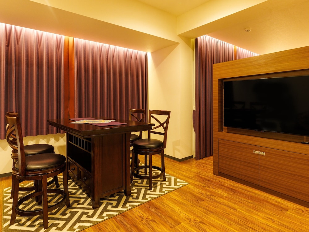 Sunset Beach Hotel 42/55