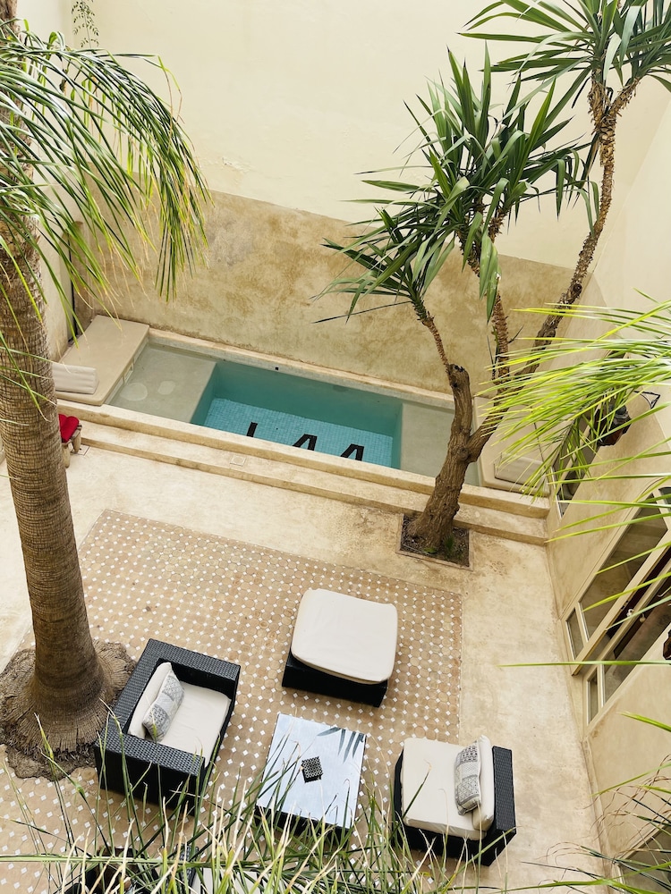 Riad 144 42/50