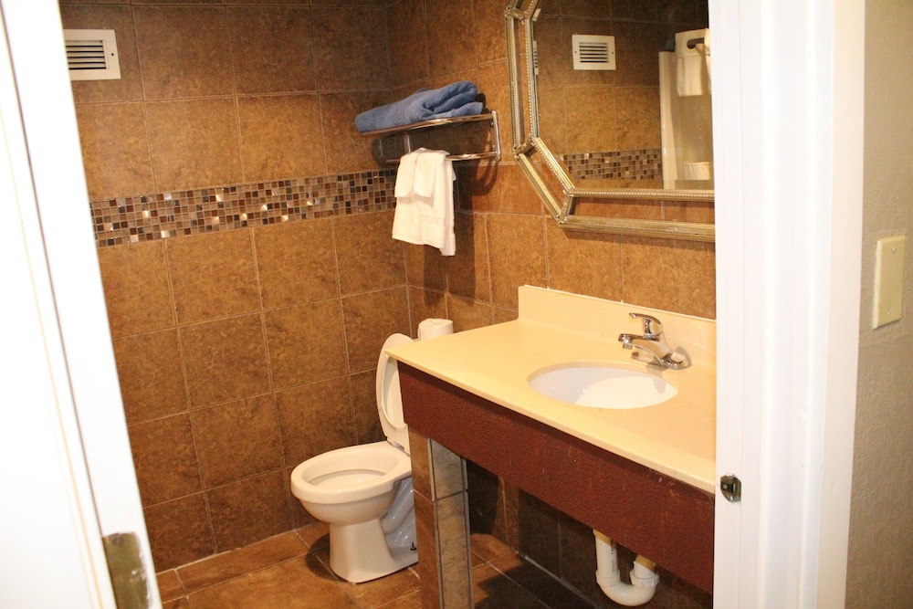 New Bedford Inn Suites 23/69