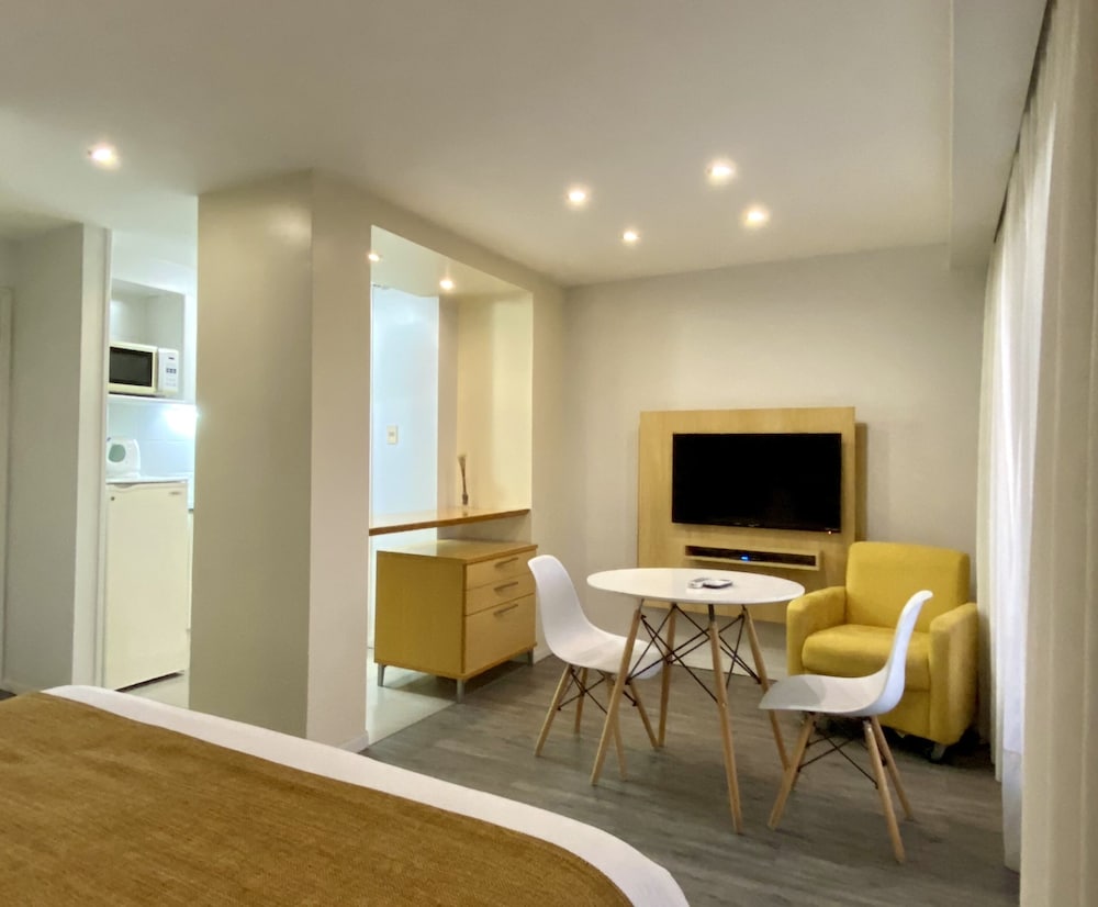 Punta Trouville Hotel 40/50