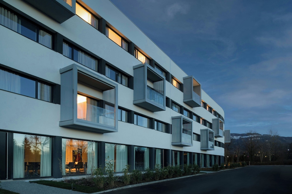 AC Hotel Saint-Julien-en-Genevois 6/48