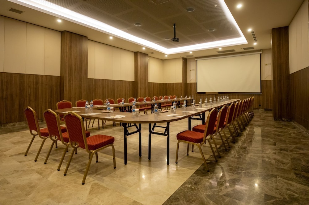 Engin Otel 19/30
